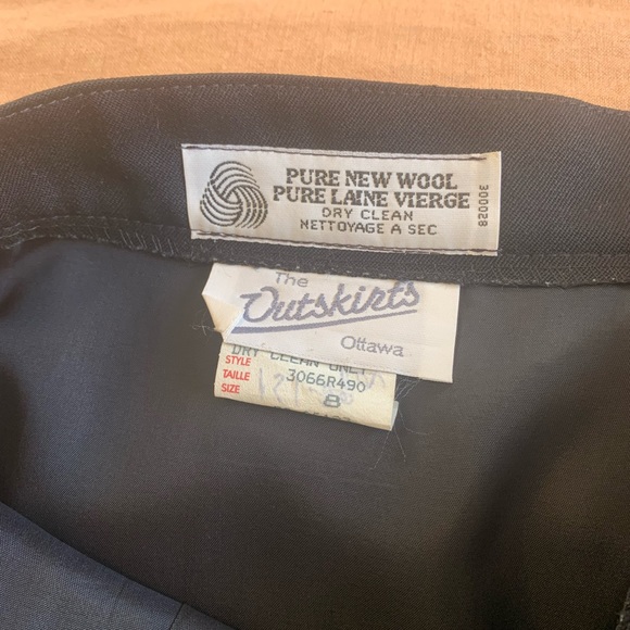 Vintage navy wool skirt with gold buttons by The Outskirts, Ottawa, alterered, 8 - Picture 6 of 8